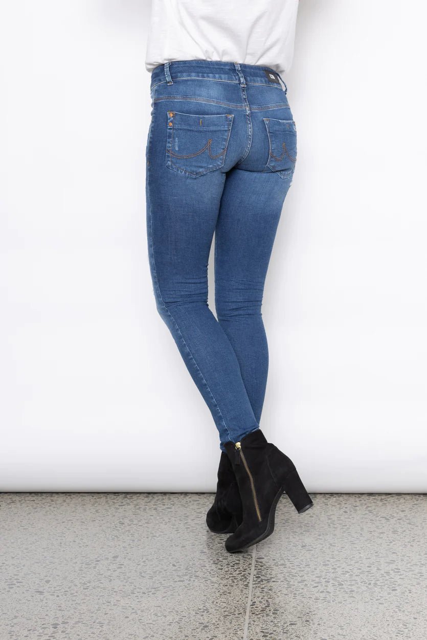 Molly M in Rosales Wash - Chillis & More NZ