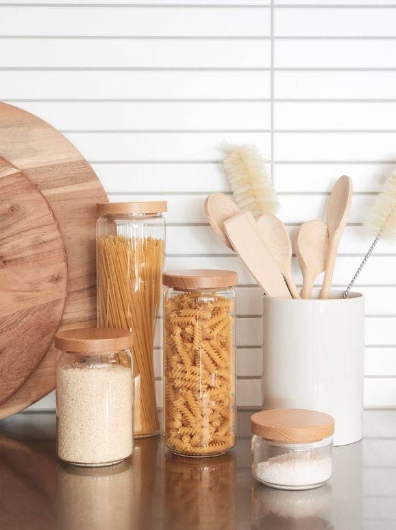 Storage jar with wooden lid - Chillis & More NZ