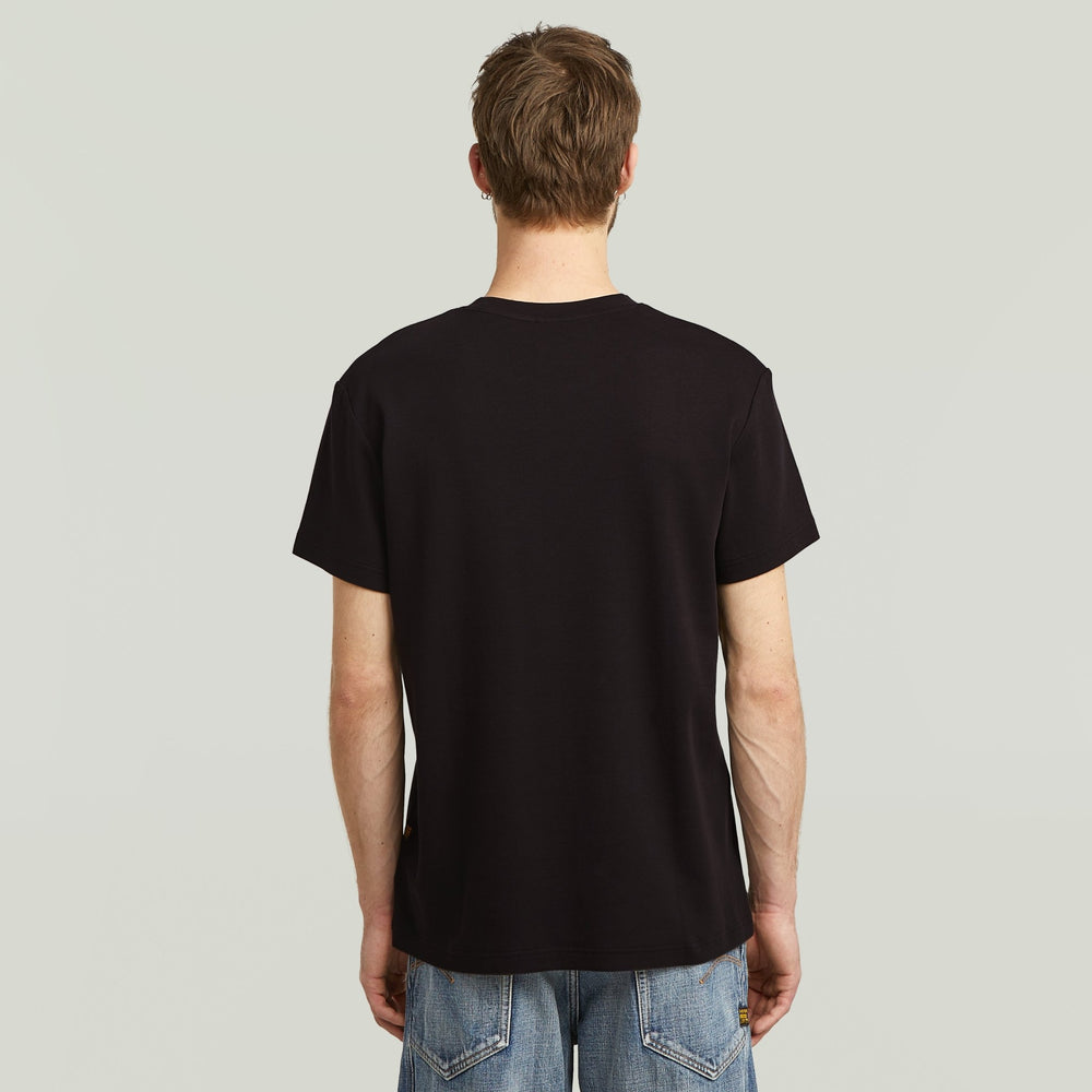 Chest Logo R T - Dk Black - Chillis & More NZ