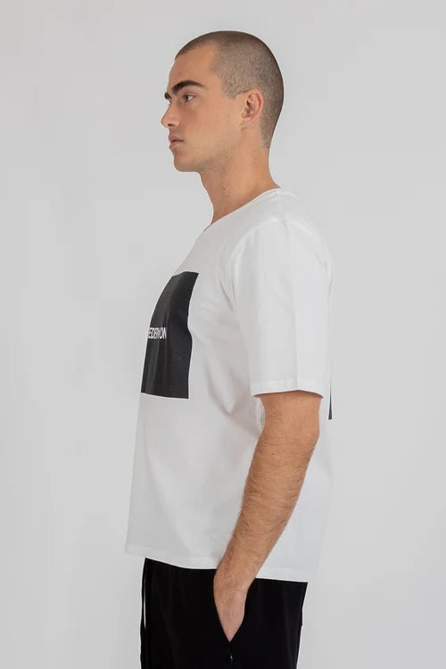 Cruise Tee Badger - White - Chillis & More NZ
