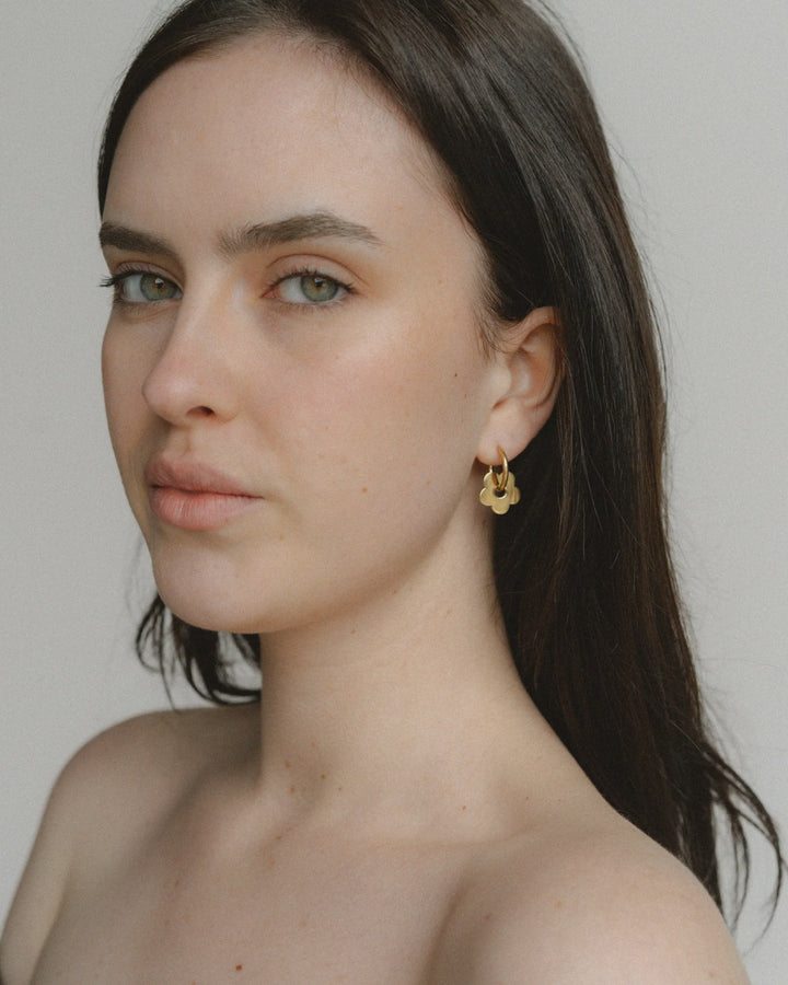 Daisy Earrings - Gold - Chillis & More NZ