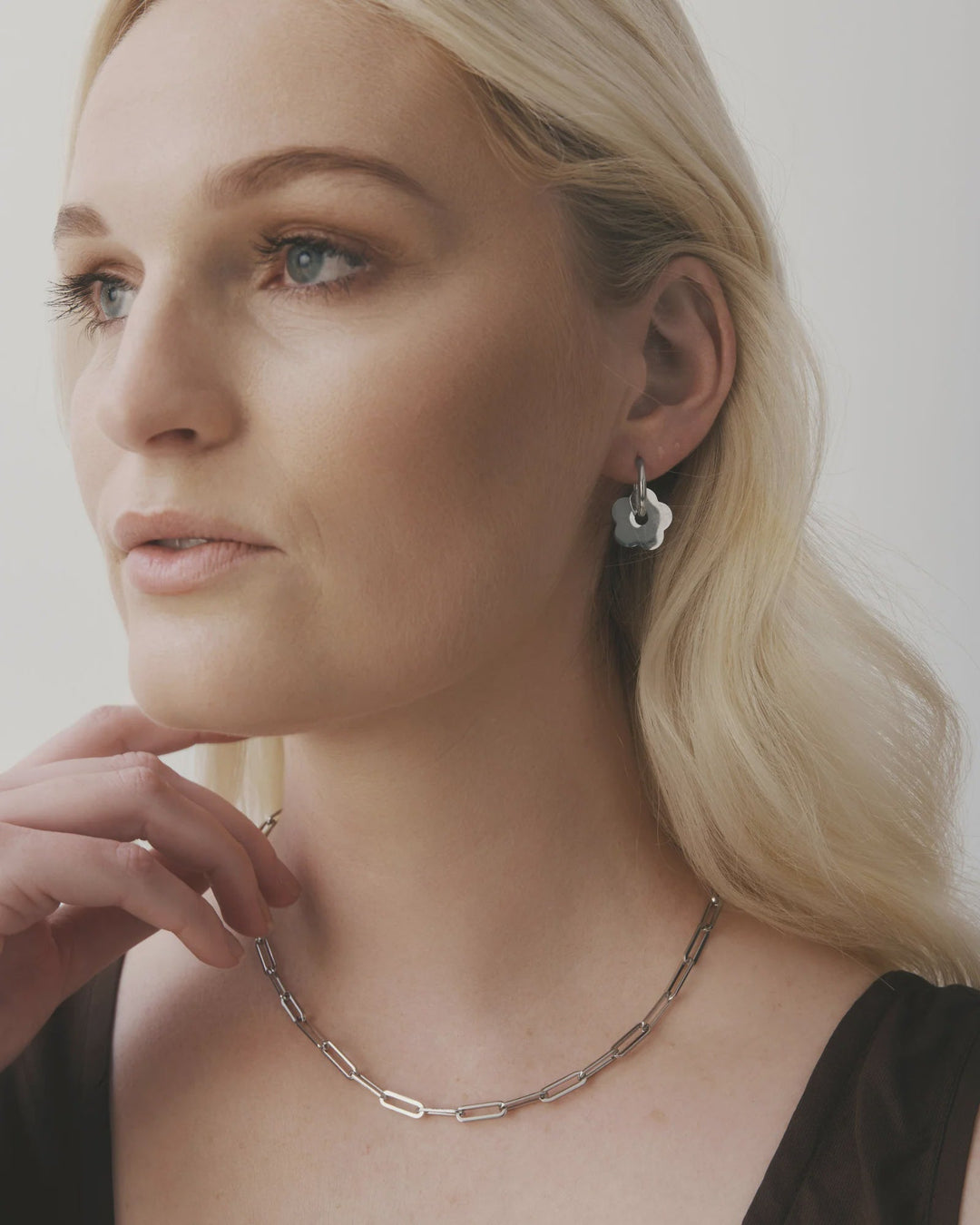 Daisy Earrings - Silver - Chillis & More NZ
