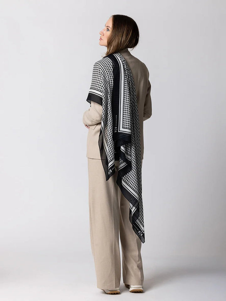Dark Hampton - The Hunter Scarf - Chillis & More NZ