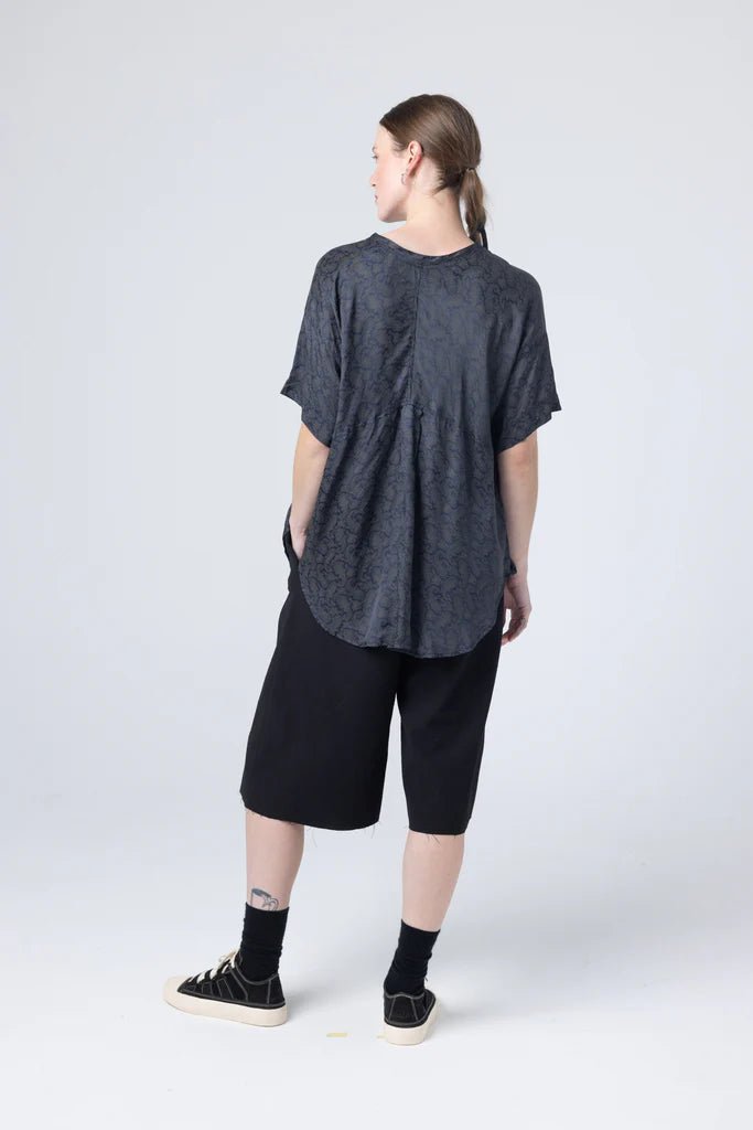 Fortune Tee - Ink Paisley - Chillis & More NZ