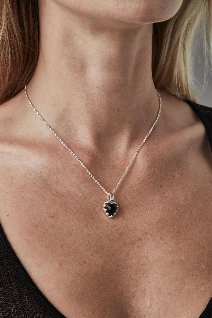 Love Claw Necklace - Chillis & More NZ