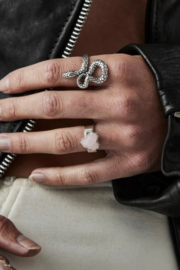 Love Claw Ring - Rose Quartz - Chillis & More NZ