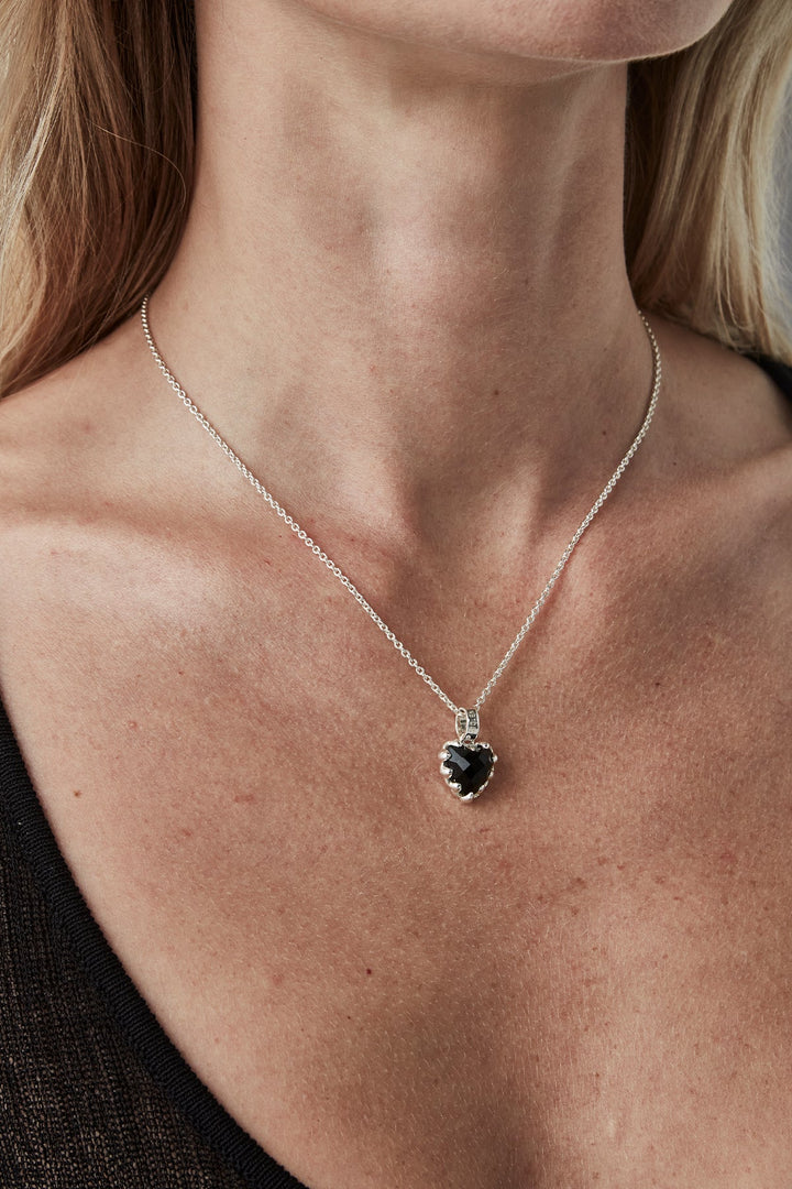 Mini Love Claw Necklace - Onyx - Chillis & More NZ