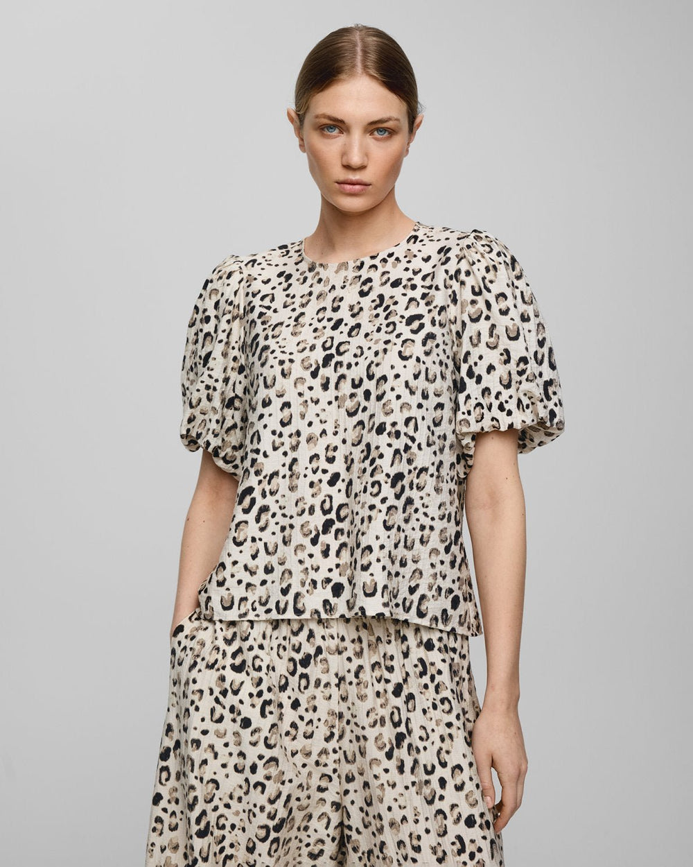 MSCH Alyona Vlora 2/4 Top AOP - Oatmeal Leo - Chillis & More NZ