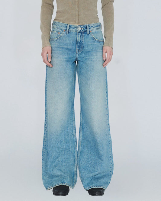 Rhue Low Wide Jeans - Drift Sky Used - Chillis & More NZ