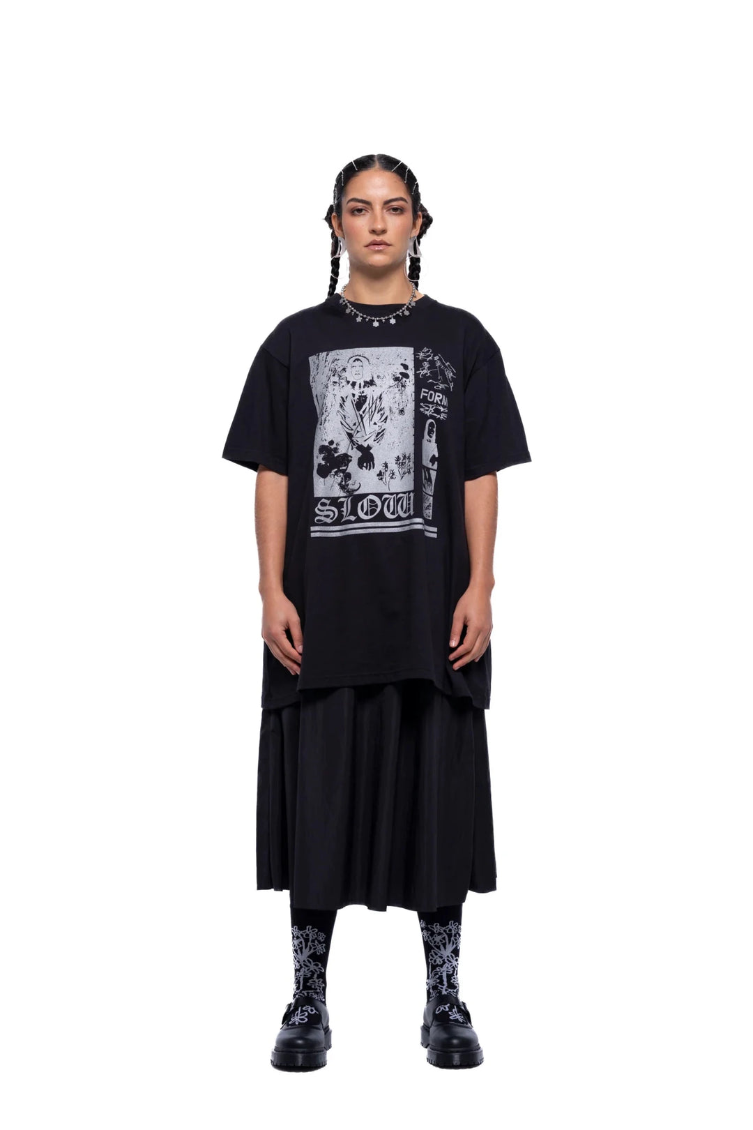 Slow Form Tshirt - Black - Chillis & More NZ