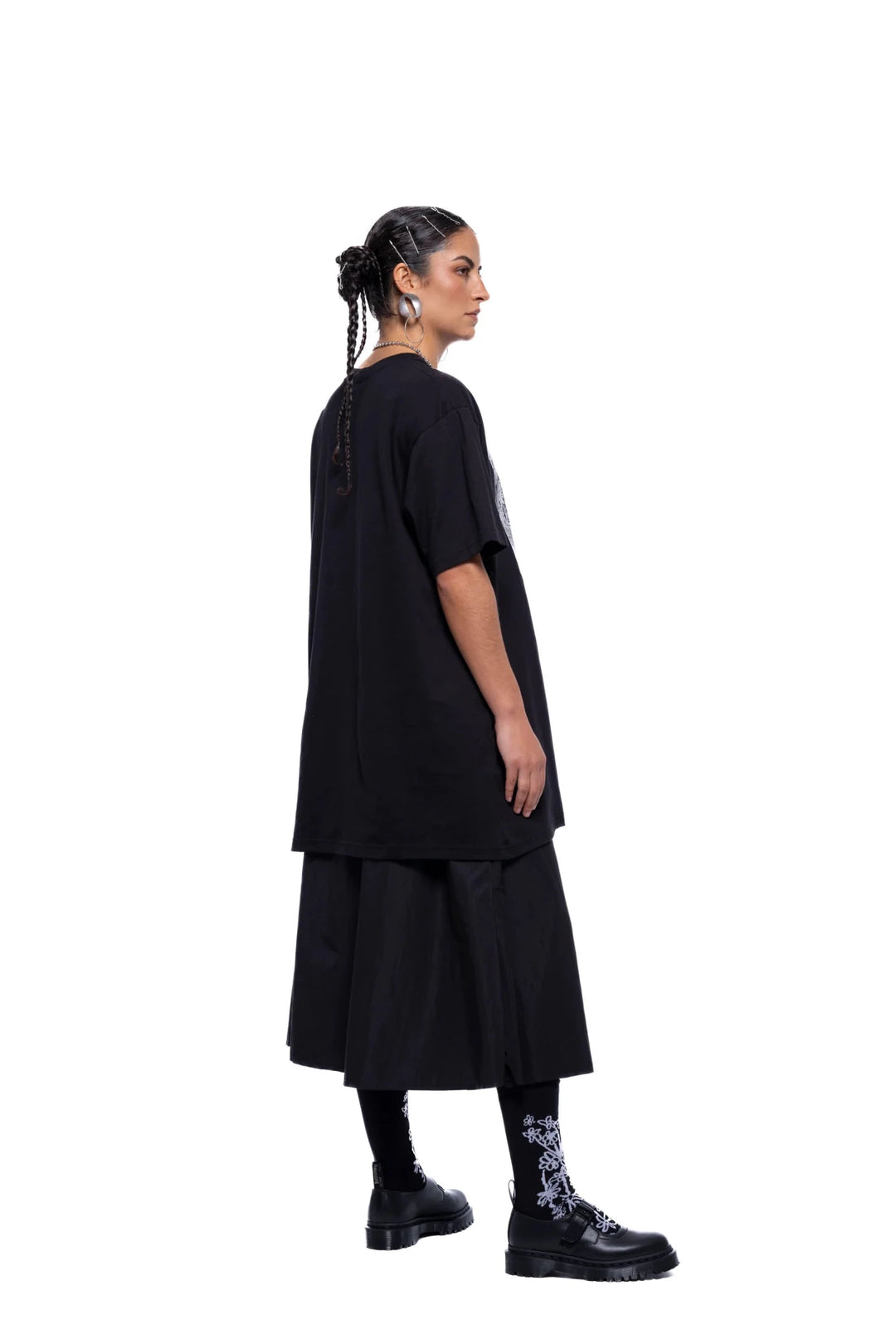 Slow Form Tshirt - Black - Chillis & More NZ