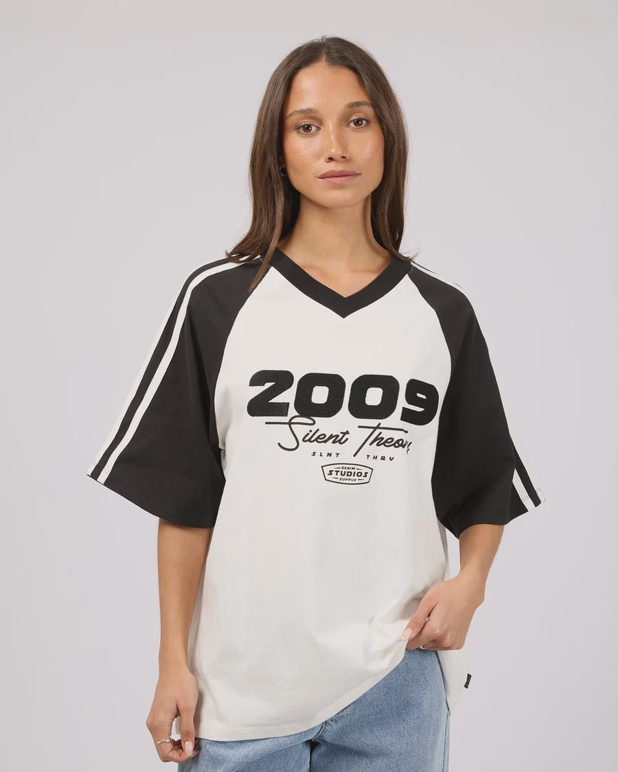 Studio Raglan Tee - Black - Chillis & More NZ