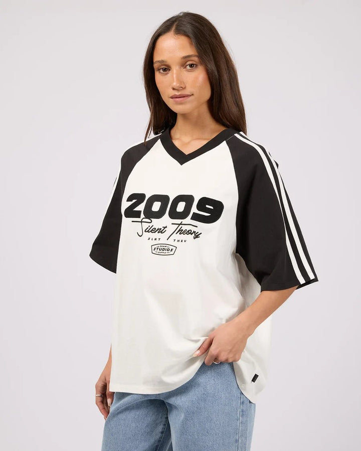Studio Raglan Tee - Black - Chillis & More NZ