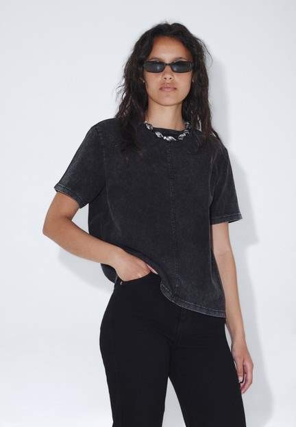 Talia Tee - Black Fog - Chillis & More NZ